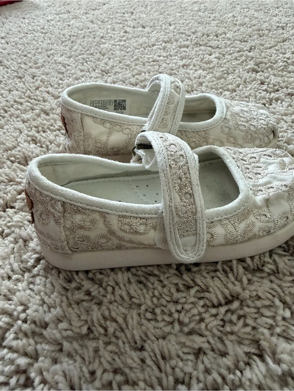 Zoom Kids Cream Embroidered Mary Jane Shoes